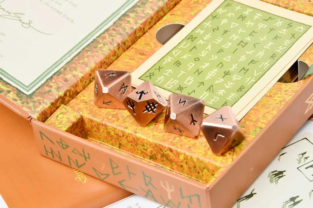 Prisma Visions Green Glyphs Runes, Nordic Cards And Dice Set - 33 Go