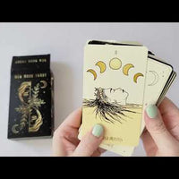 new moon tarot deck by Mélina Lamoureux (MeliThelover) unboxing and walkthrough