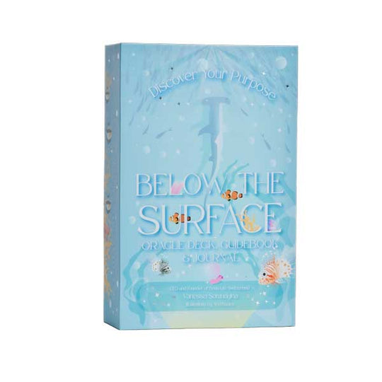 LUXURIOUS BOX WITH INTRICATE ARTWORK PROTECTS YOUR CARDS, GUIDEBOOK AND JOURNAL