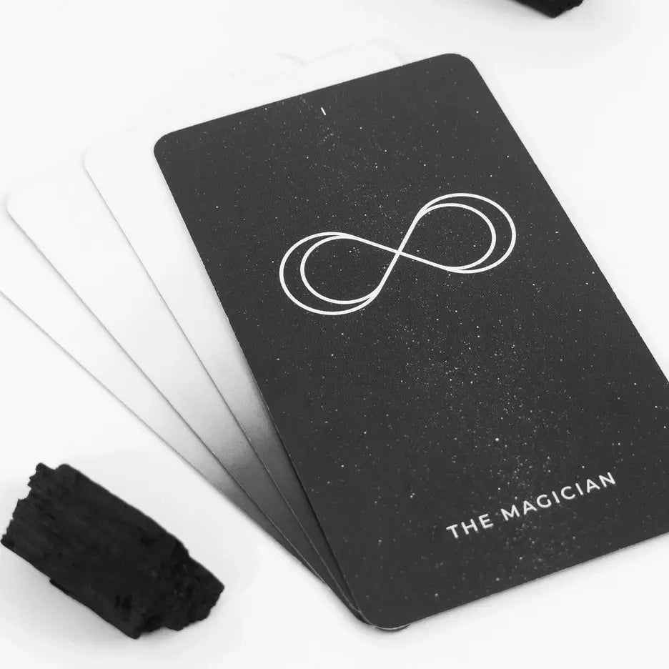 stardust minimalist tarot | the magician card