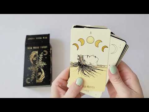 new moon tarot deck by Mélina Lamoureux (MeliThelover) unboxing and walkthrough